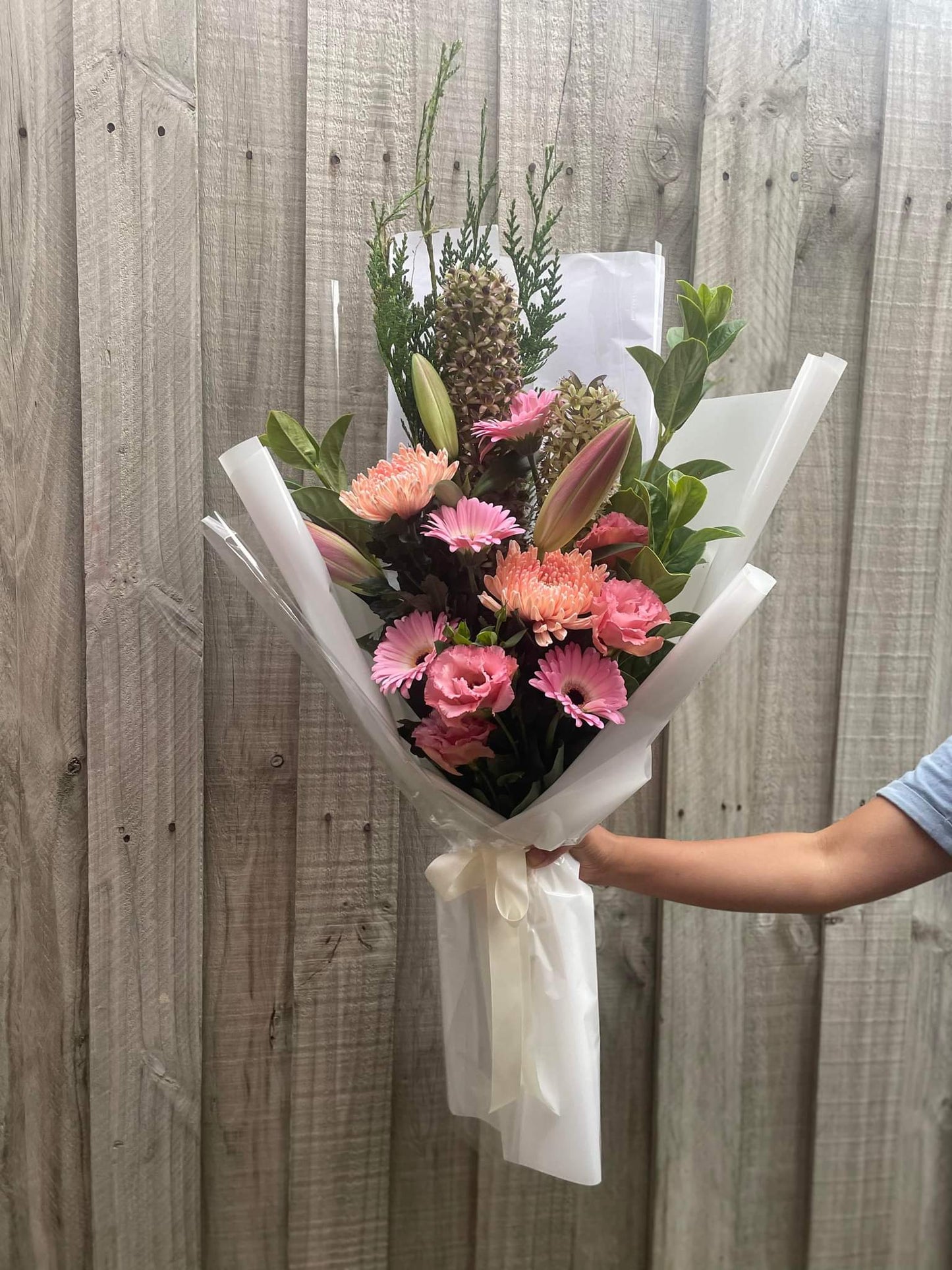 Premium large bouquet.