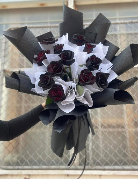 Midnight Rose 12 stem