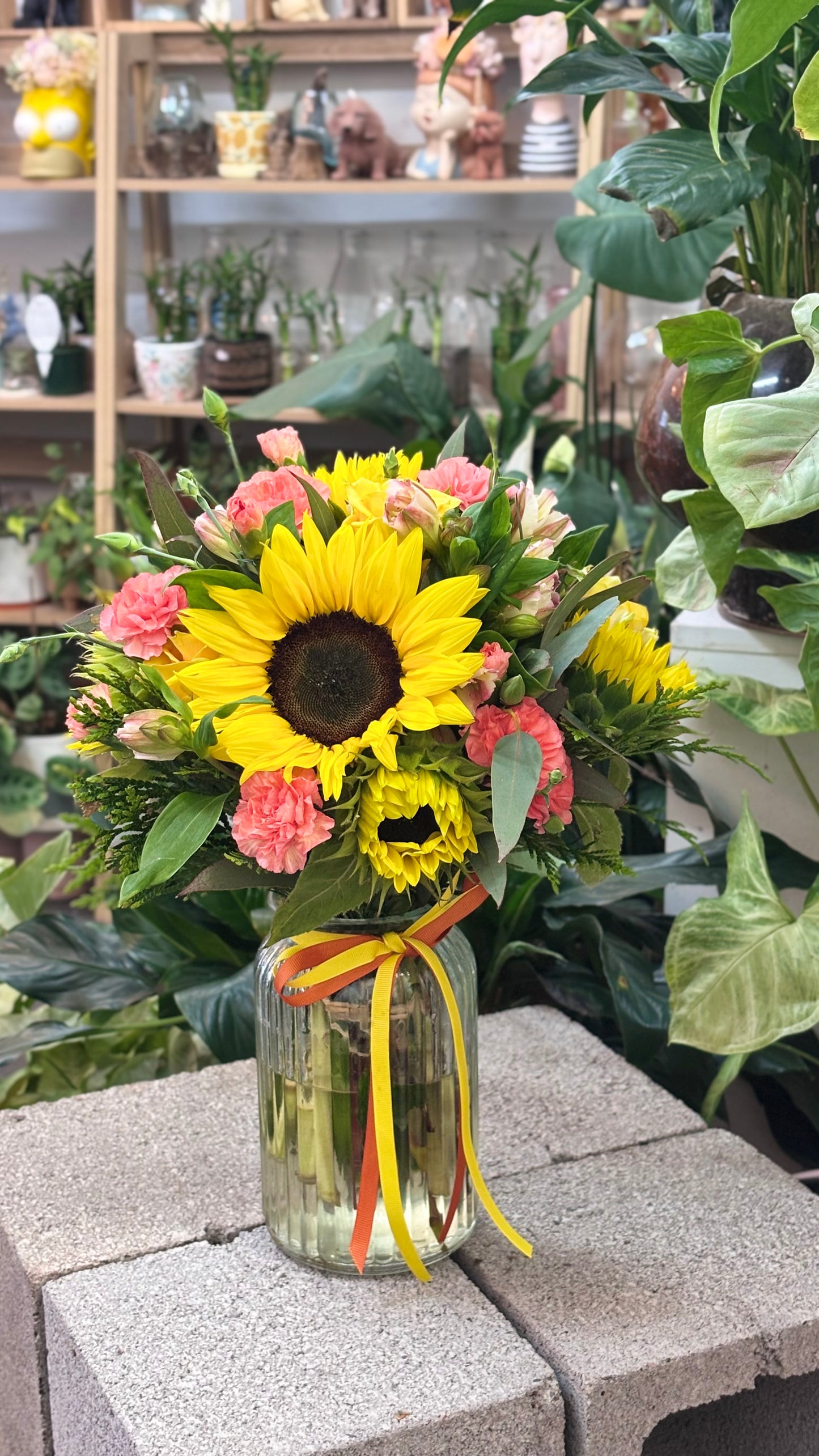 lemonade sunflower in a jar