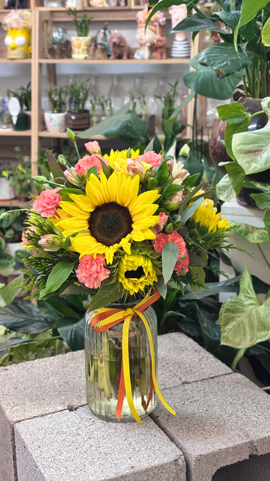 lemonade sunflower in a jar